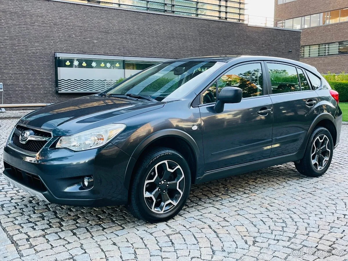 Subaru Xv 2014 photo 2