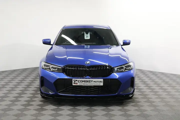 BMW 3 Series 2023 photo 2