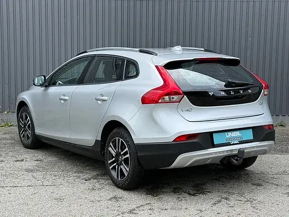 Volvo V40 Cross Country 2017 photo 2