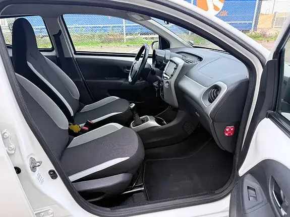 Toyota Aygo 2015 photo 4