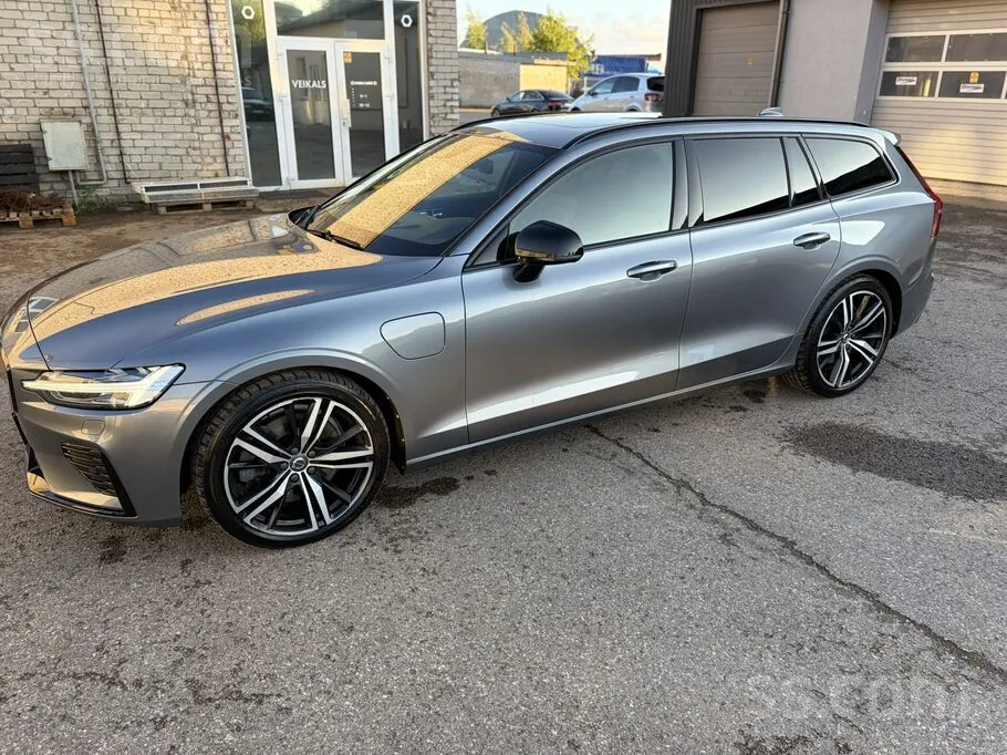 Volvo V60 2021 photo 4