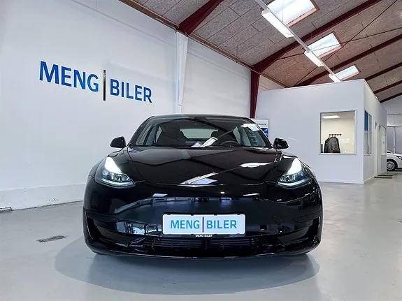 Tesla Model 3 2023 photo 2