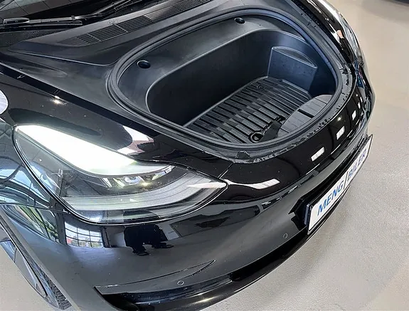 Tesla Model 3 2023 photo 4