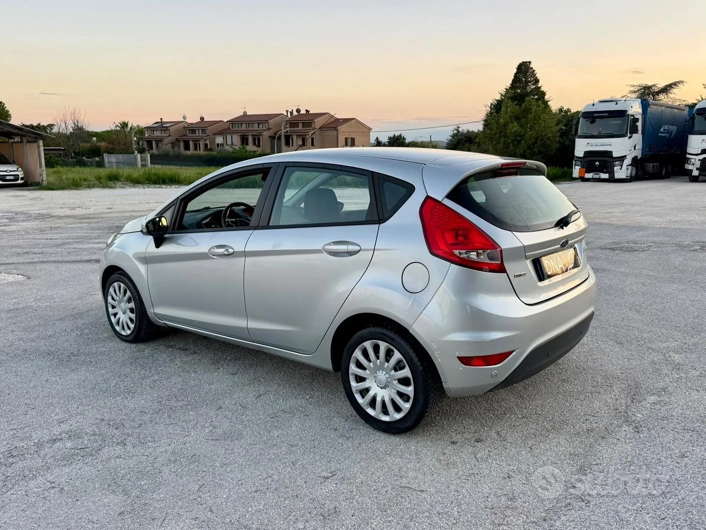 Ford Fiesta 2011 photo 3