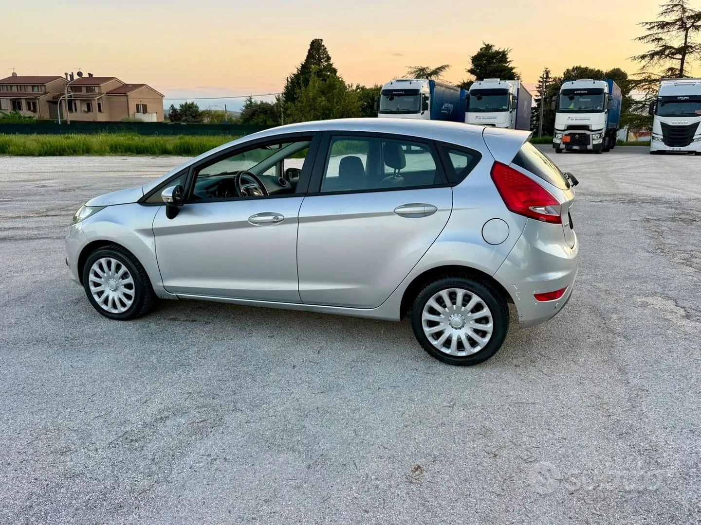 Ford Fiesta 2011 photo 4