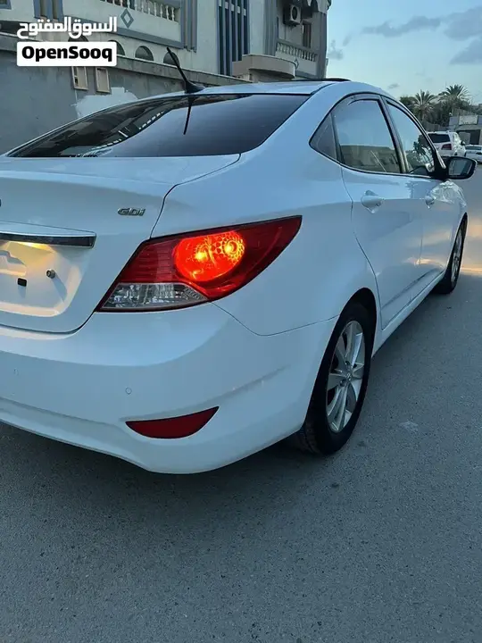 Hyundai Accent 2011 photo 3