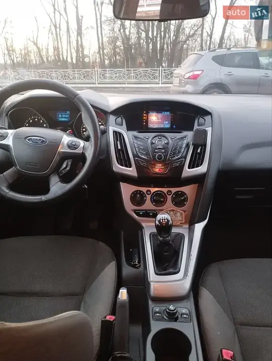 Ford Focus 2012 photo 5