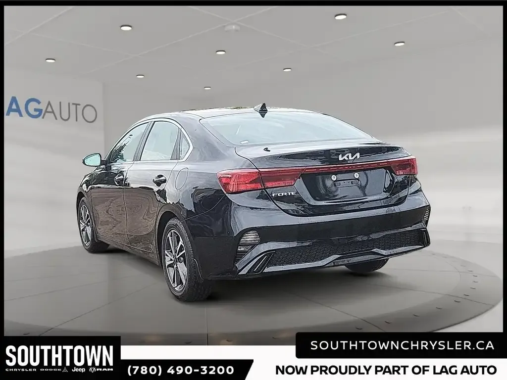 Kia Forte 2023 photo 4