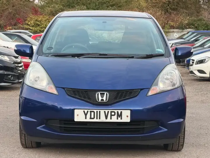 Honda Jazz 2011 photo 2