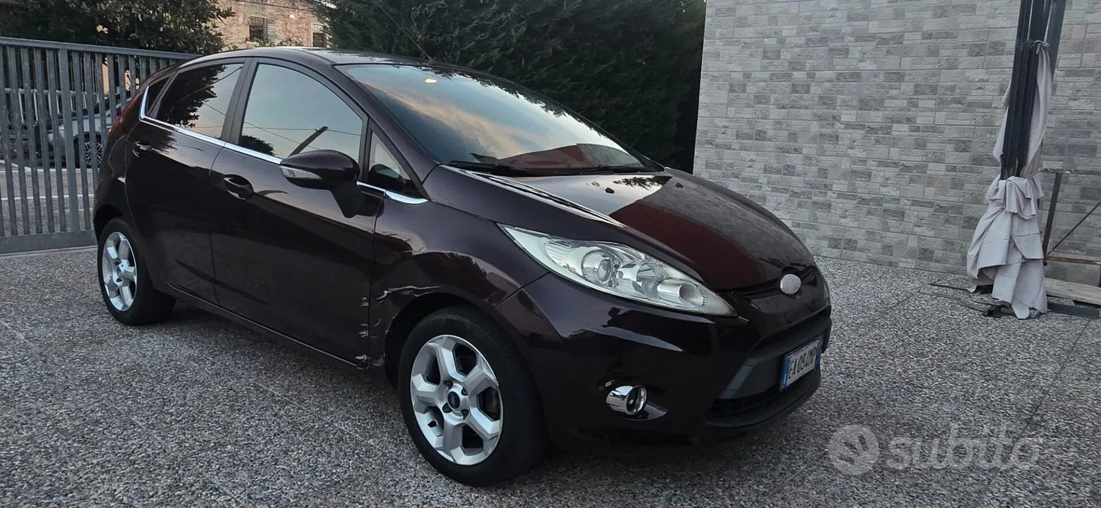 Ford Fiesta 2010 photo 2