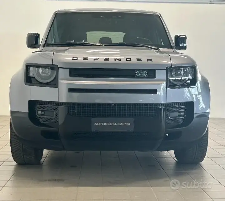Land Rover Defender 2022 photo 5