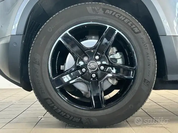 Land Rover Defender 2022 photo 2