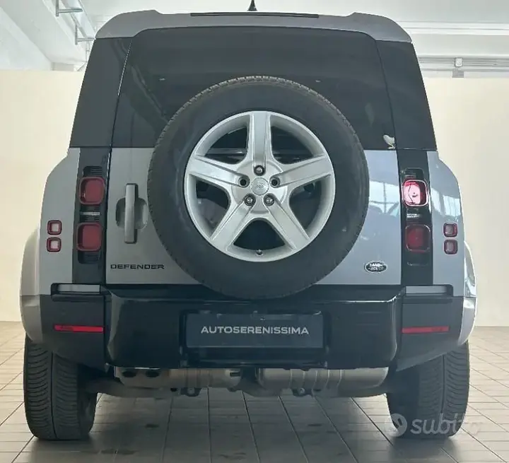 Land Rover Defender 2022 photo 3
