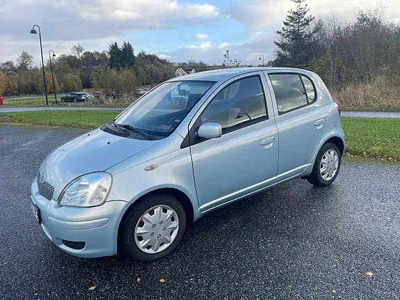 Toyota Yaris 2005 photo 2