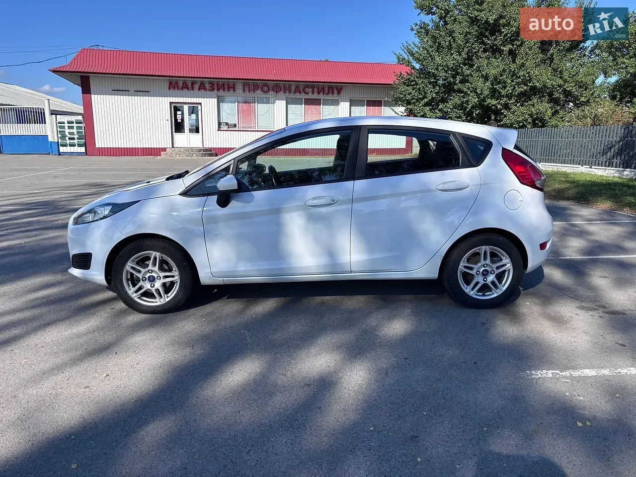 Ford Fiesta 2017 photo 2