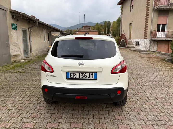 Nissan Qashqai 2013 photo 4