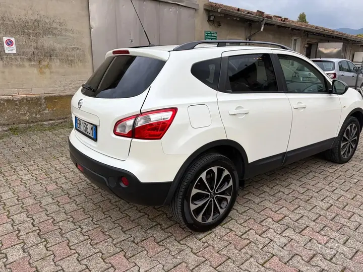 Nissan Qashqai 2013 photo 5