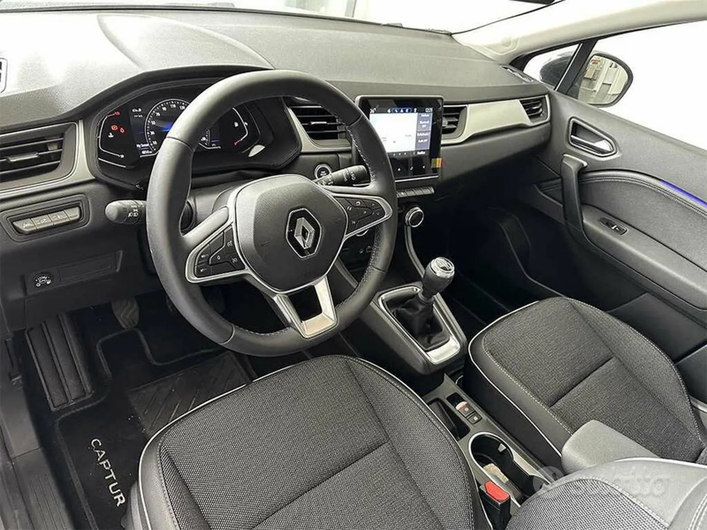 Renault Captur 2023 photo 2