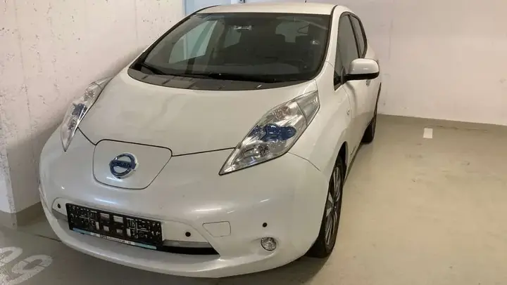Nissan Leaf 2017 photo 2