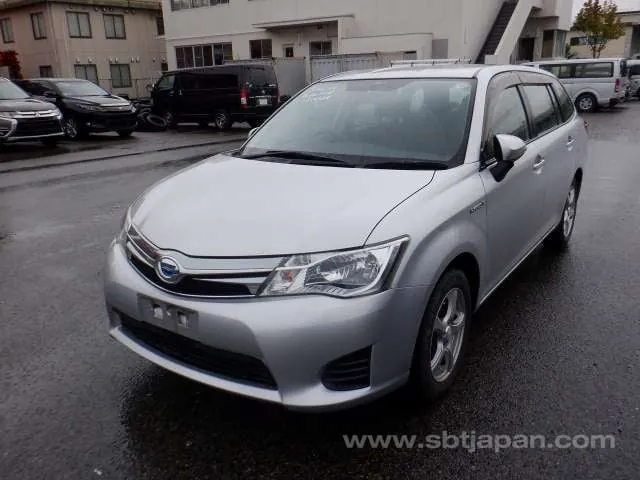 Toyota Corolla Fielder 2014 photo 2