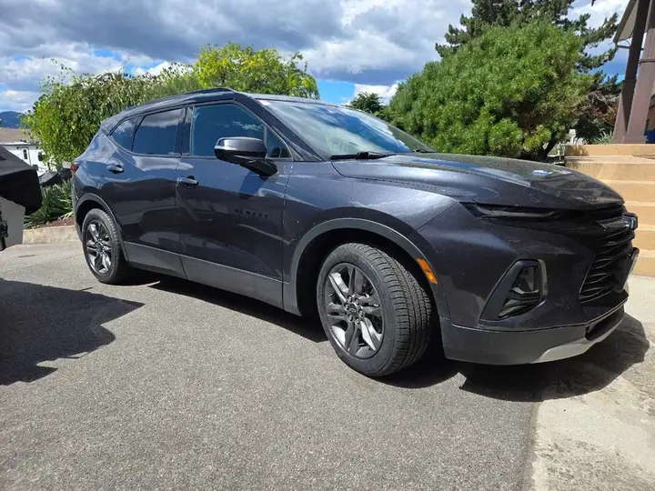 Chevrolet Blazer 2022 photo 2
