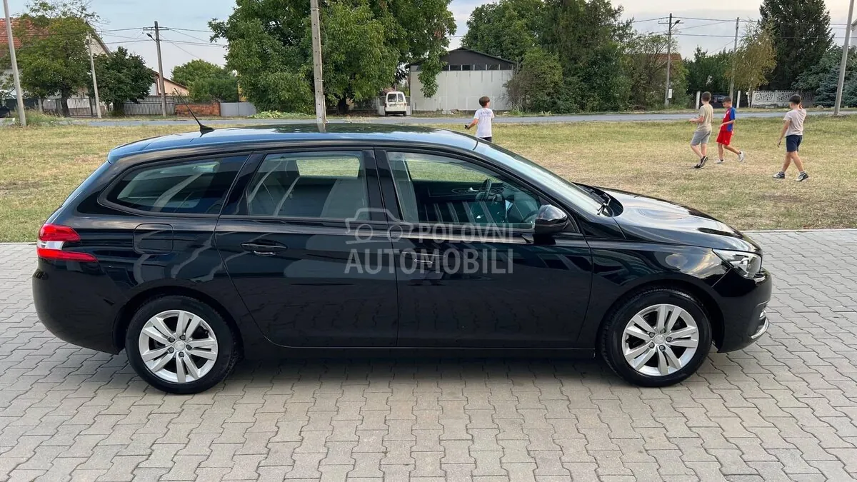 Peugeot 308 2019 photo 4