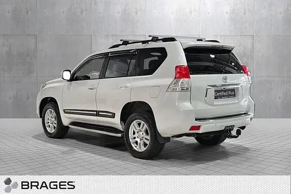 Toyota Land Cruiser 2011 photo 3