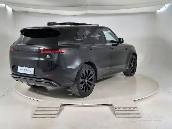 Land Rover Range Rover Sport 2023 photo 2
