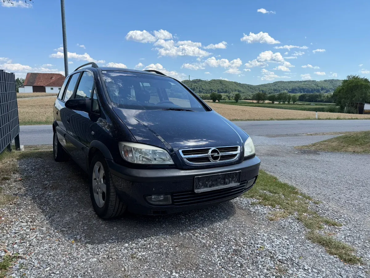 Opel Zafira 2004 photo 2