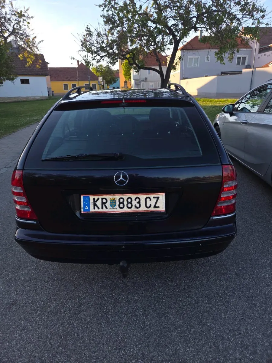 Mercedes-Benz C-Class 2006 photo 3