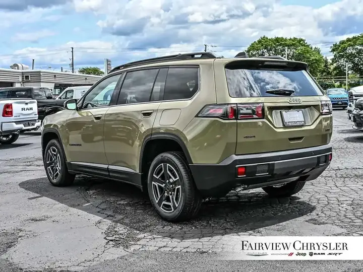 Jeep Cherokee 2026 photo 4