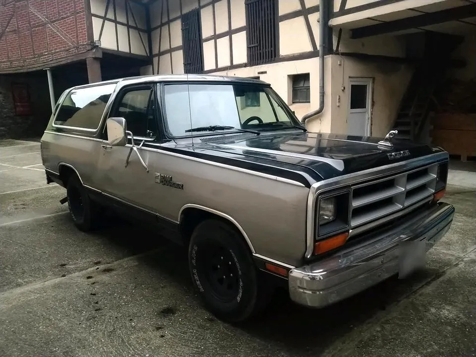 Dodge Ramcharger