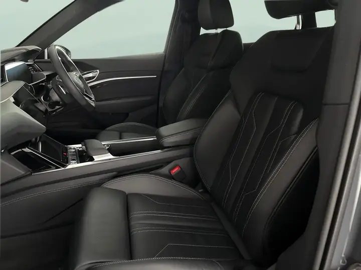 Audi Q8 2023 photo 4
