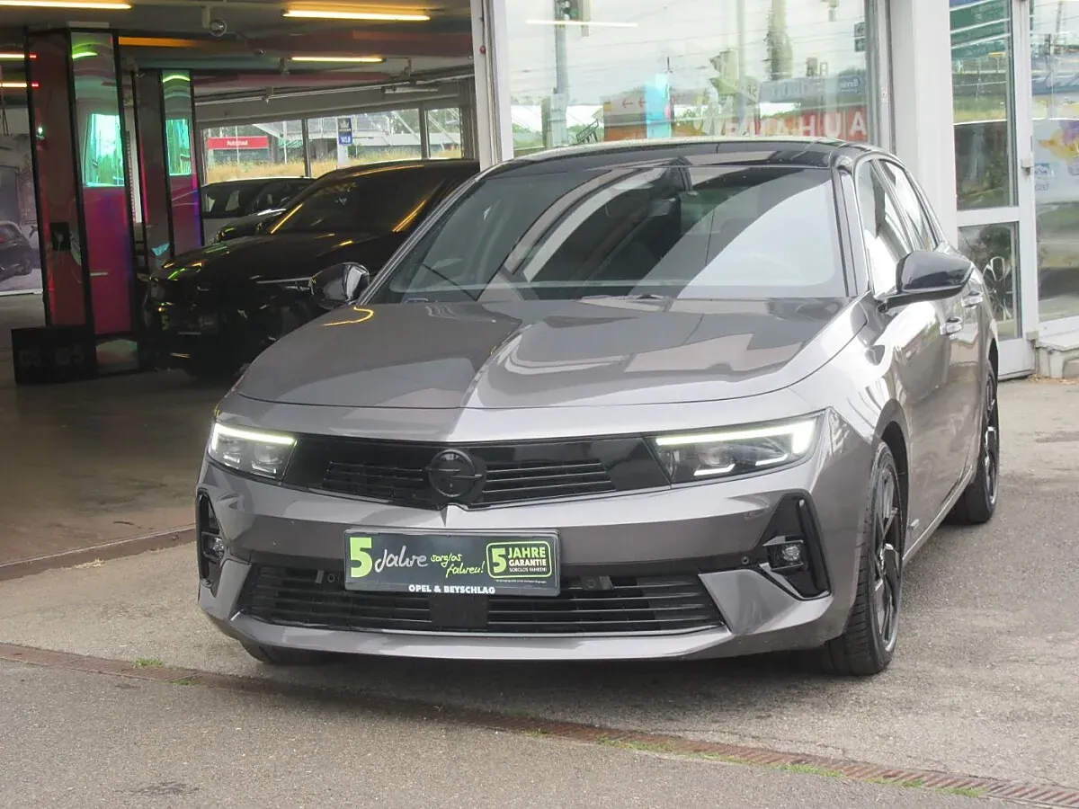 Opel Astra 2023 photo 2