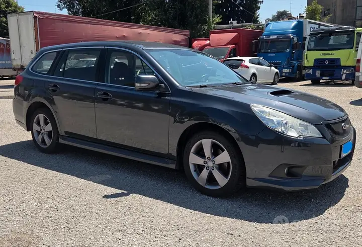 Subaru Legacy 2010 photo 3
