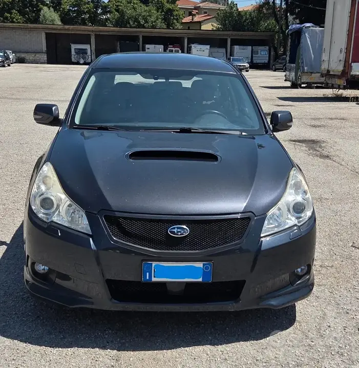 Subaru Legacy 2010 photo 2