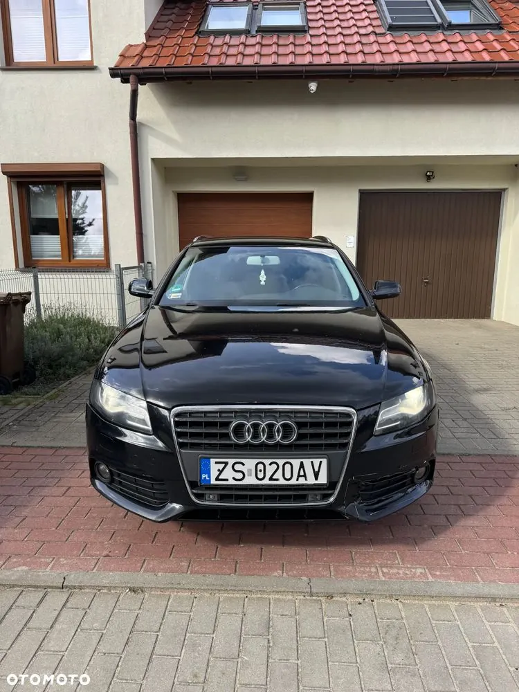 Audi A4 2010 photo 2