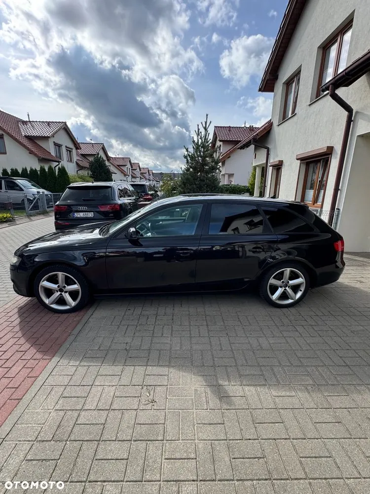 Audi A4 2010 photo 4