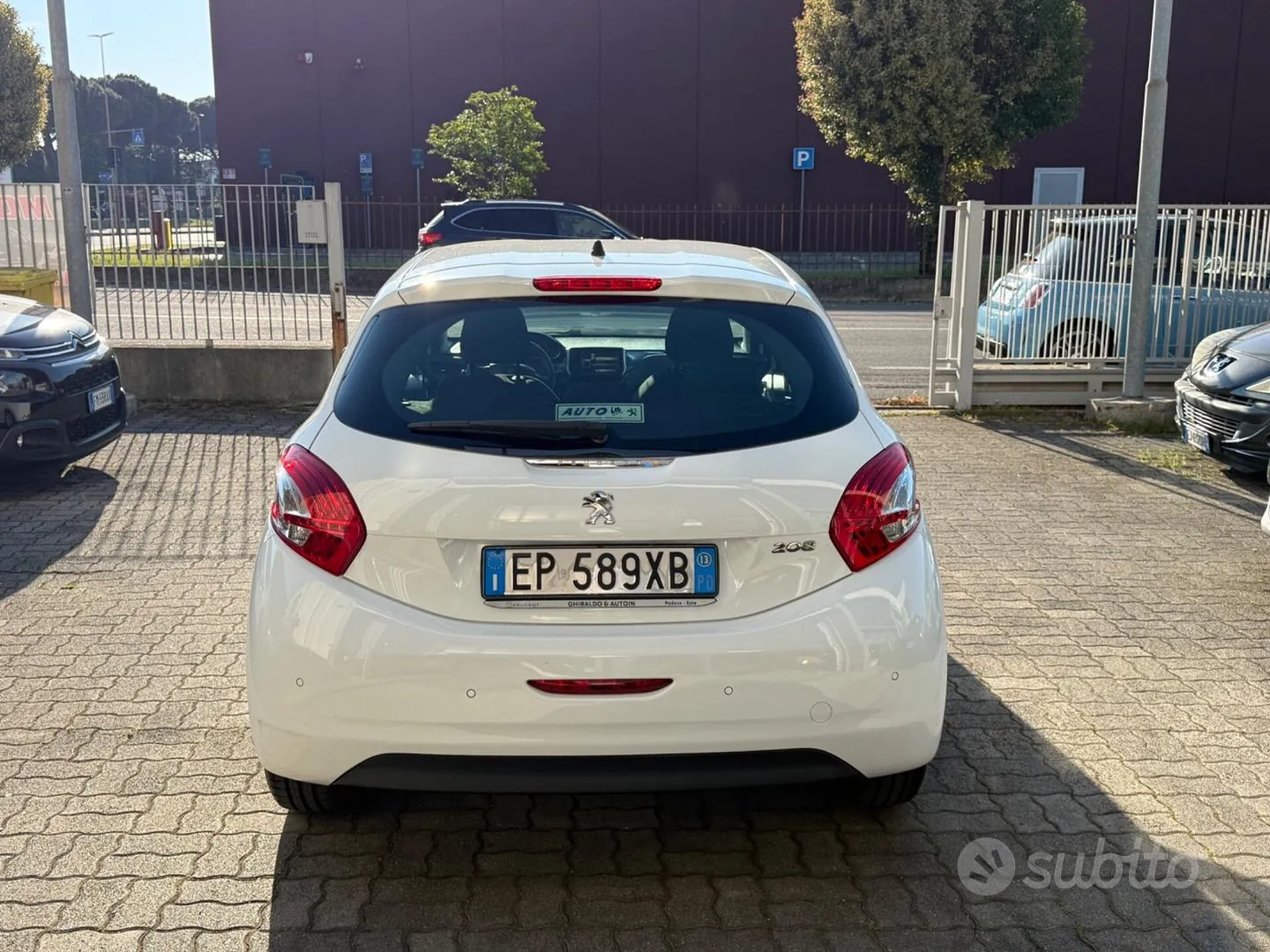 Peugeot 208 2013 photo 3