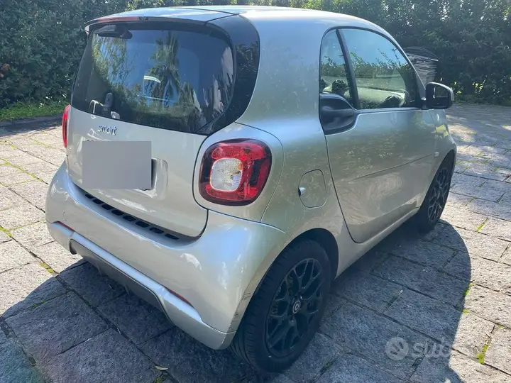 Smart Fortwo 2019 photo 2