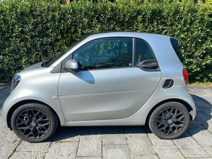 Smart Fortwo 2019 photo 3