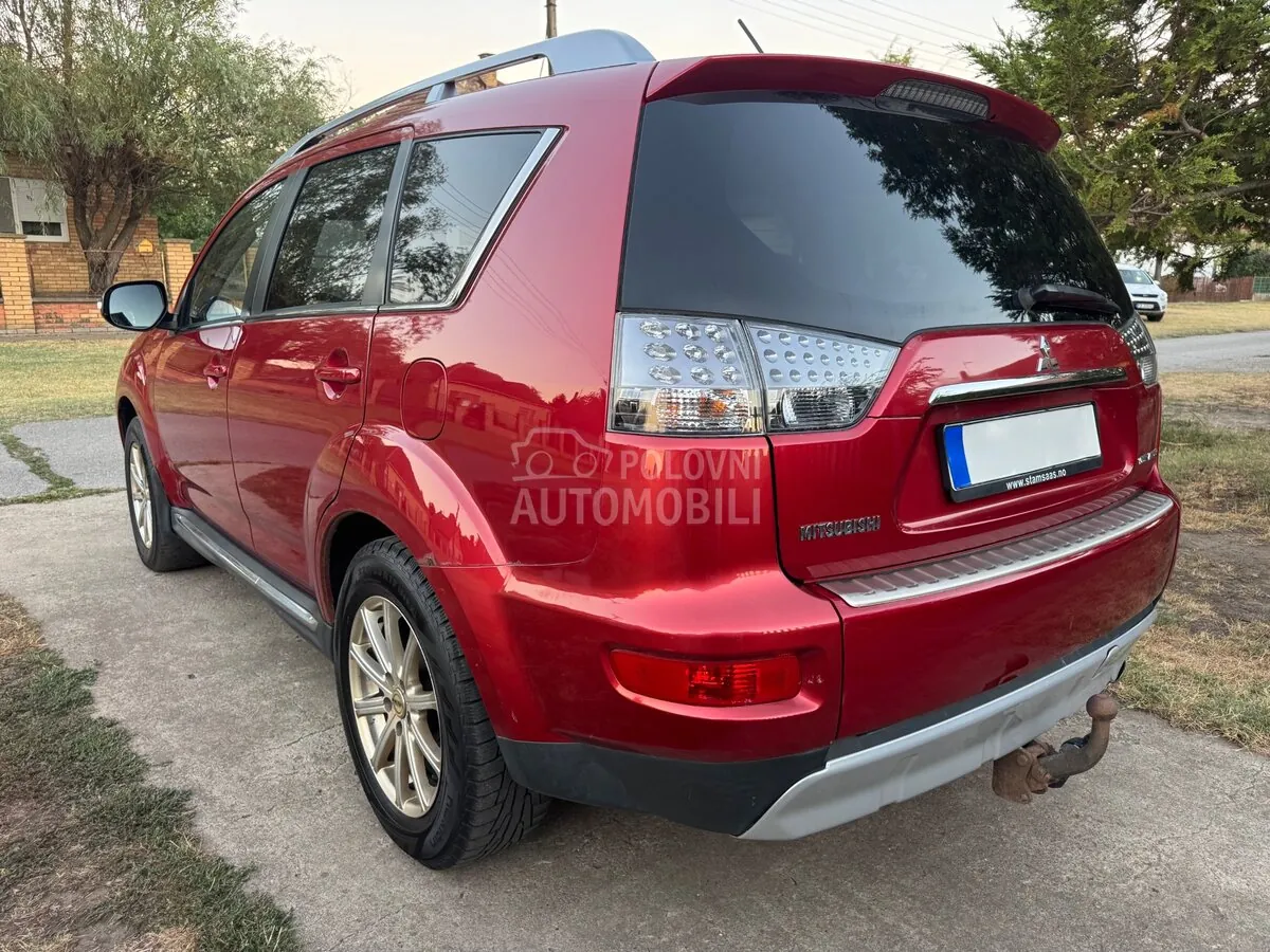 Mitsubishi Outlander 2010 photo 4