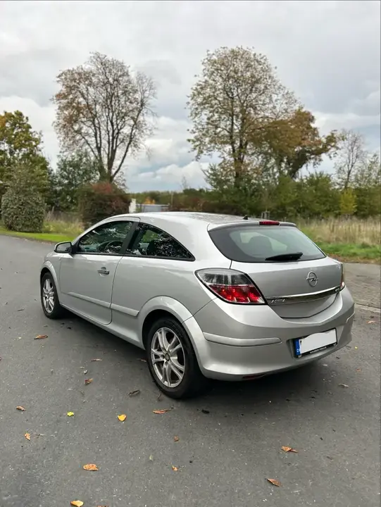 Opel Astra Gtc 2009 photo 3