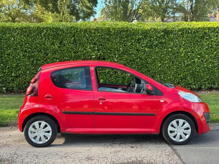 Peugeot 107 2012 photo 4