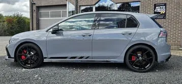 Volkswagen Golf 2025 photo 2