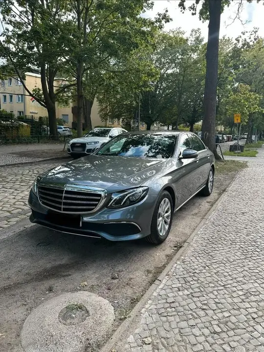 Mercedes-Benz E200