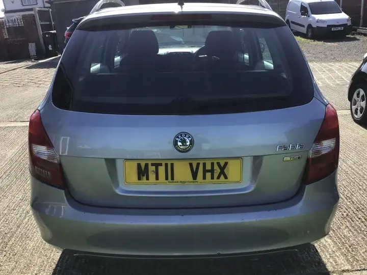 Skoda Fabia 2011 photo 5