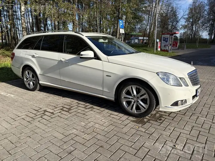 Mercedes-Benz E250 2010 photo 4