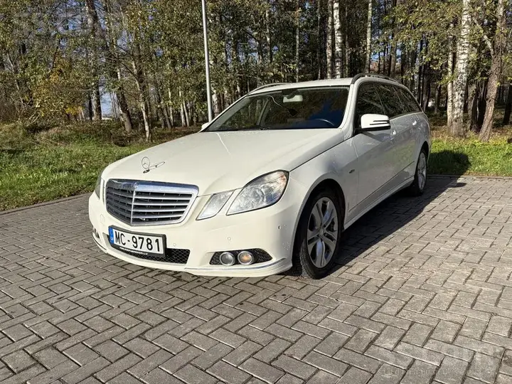 Mercedes-Benz E250 2010 photo 3