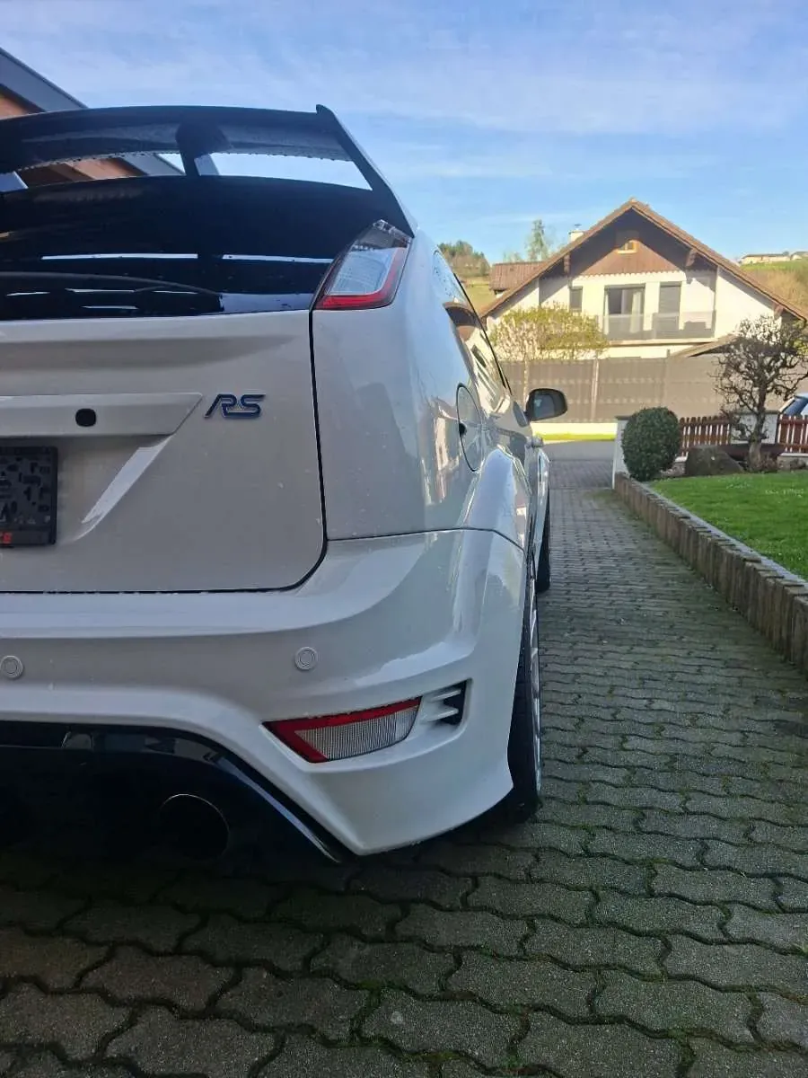 Ford Focus Rs 2010 photo 2